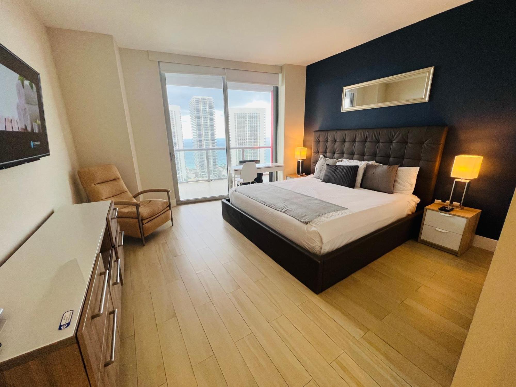 Mvr Apartments At Beachwalk Resort ฮาลลันเดลบีช ภายนอก รูปภาพ