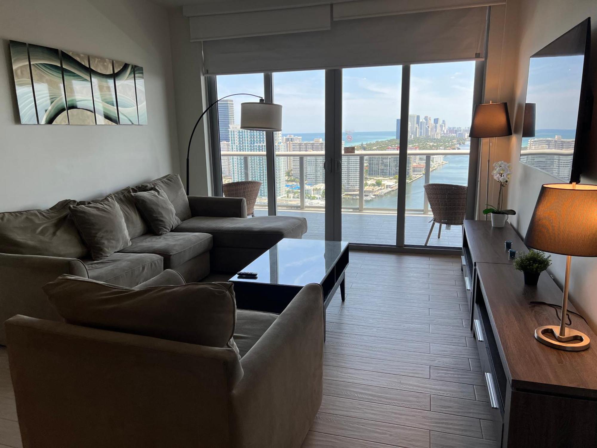 Mvr Apartments At Beachwalk Resort ฮาลลันเดลบีช ภายนอก รูปภาพ