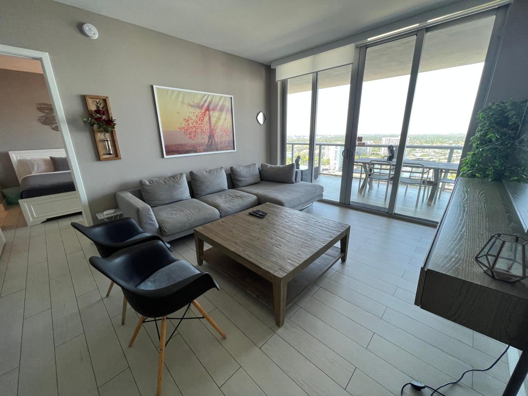 Mvr Apartments At Beachwalk Resort ฮาลลันเดลบีช ภายนอก รูปภาพ