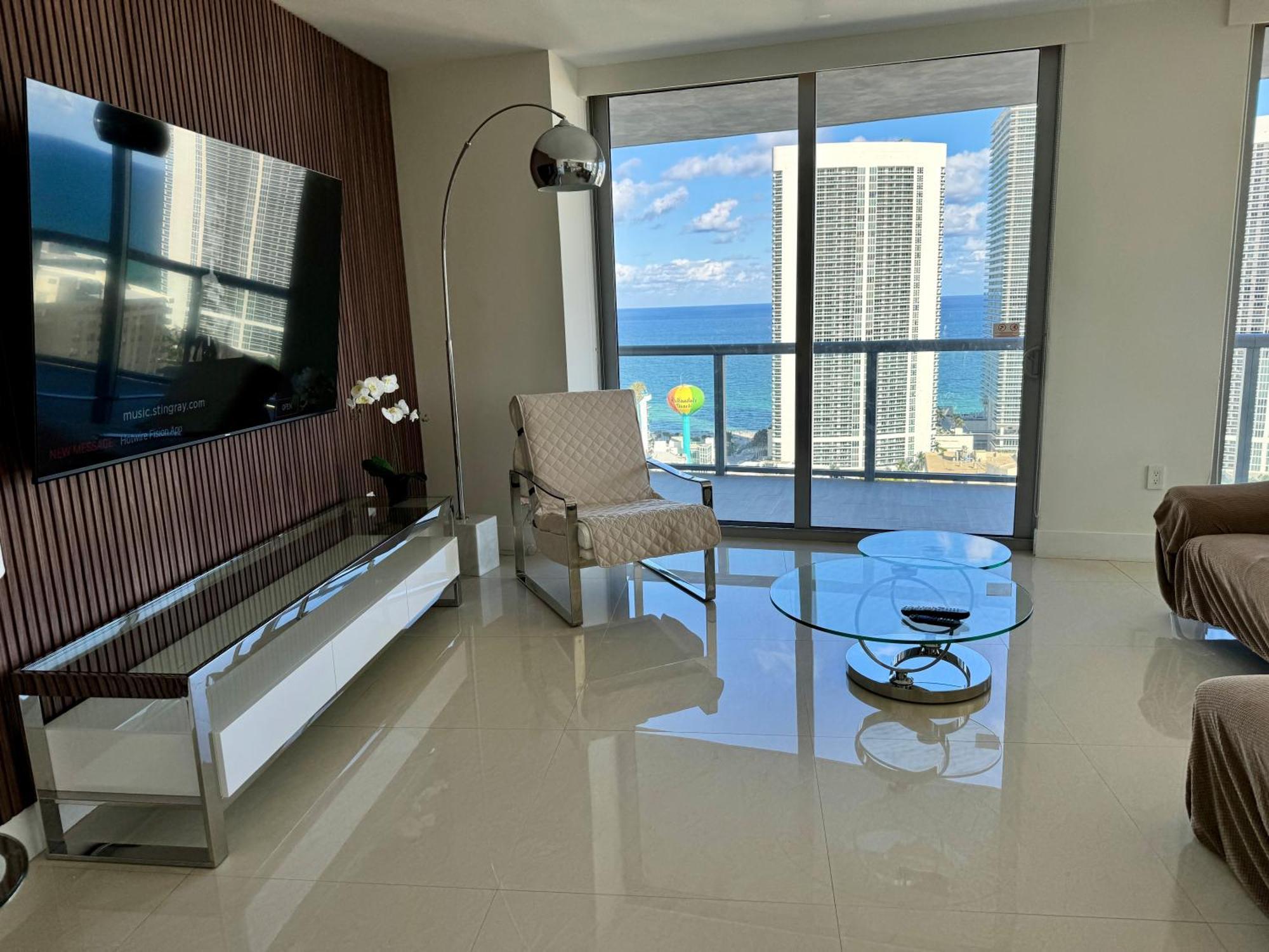 Mvr Apartments At Beachwalk Resort ฮาลลันเดลบีช ภายนอก รูปภาพ