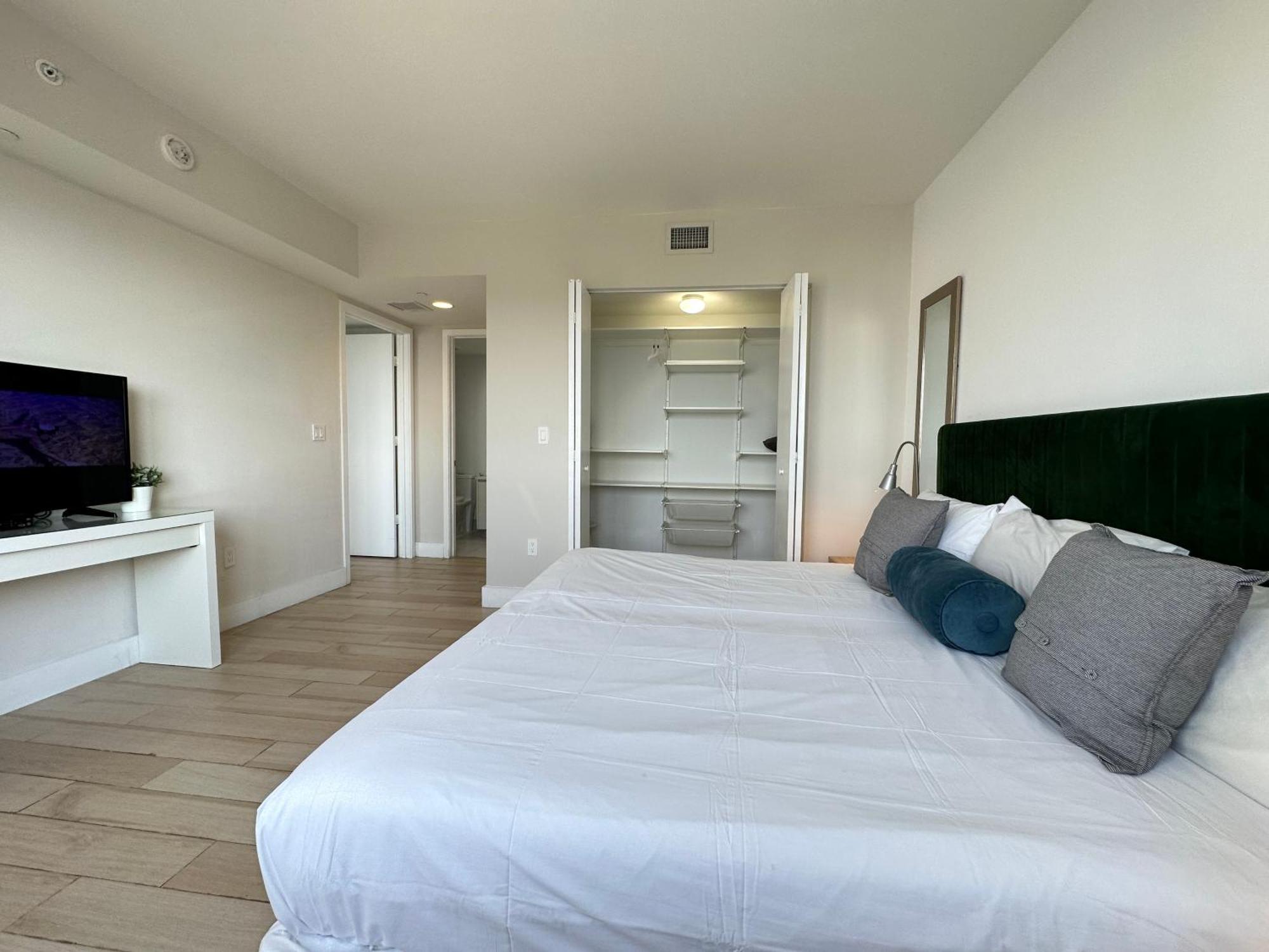 Mvr Apartments At Beachwalk Resort ฮาลลันเดลบีช ภายนอก รูปภาพ